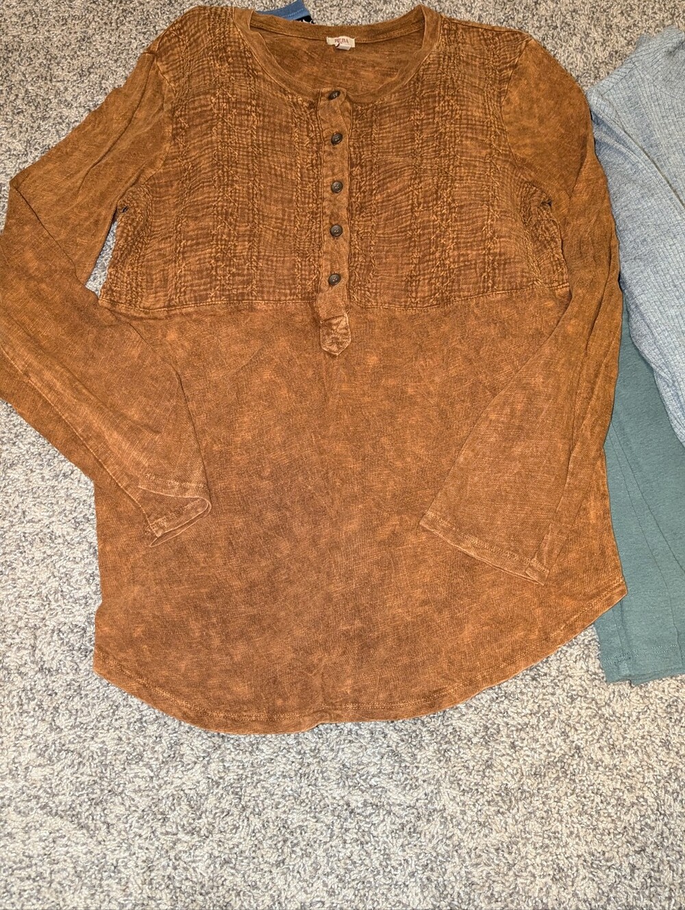 4 Long Sleeves Bundle - Picture 2 of 9